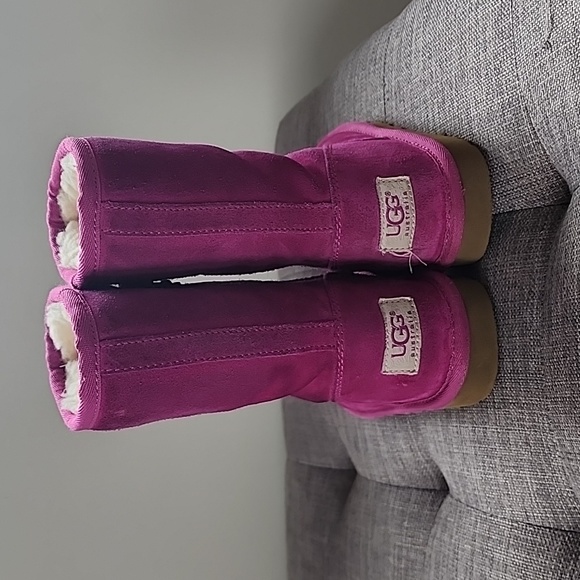 UGG Boots - Picture 3 of 5